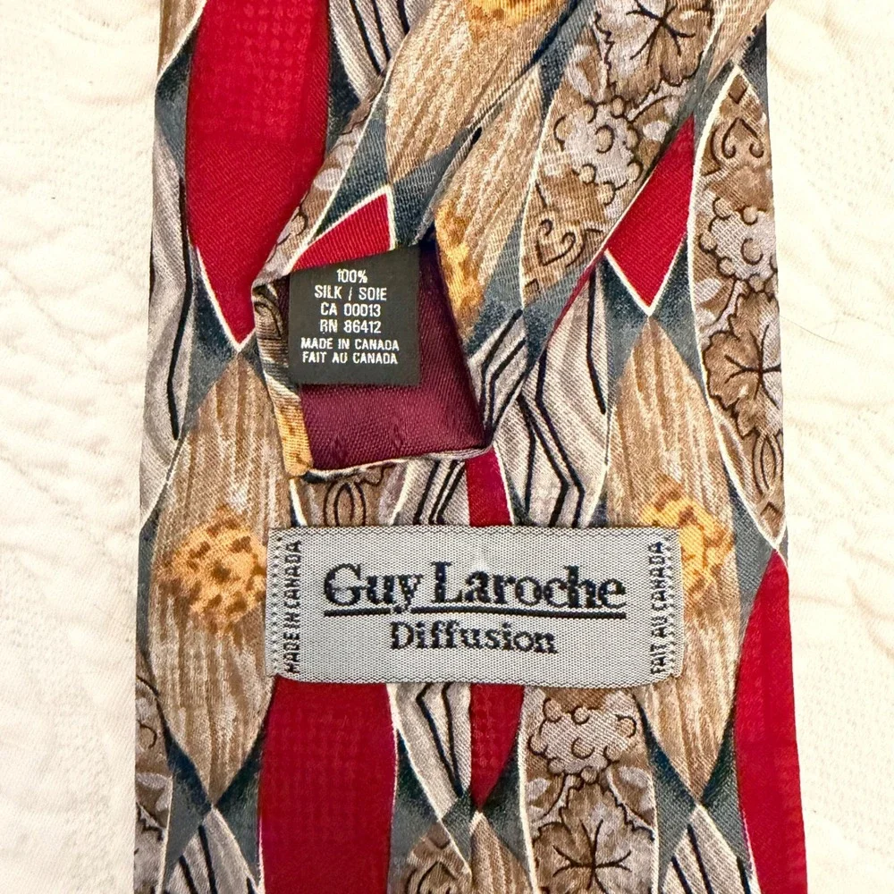 Guy Laroche Diffusion Silk Tie Red Grey Tan Geometric Diamond Pattern Canada
